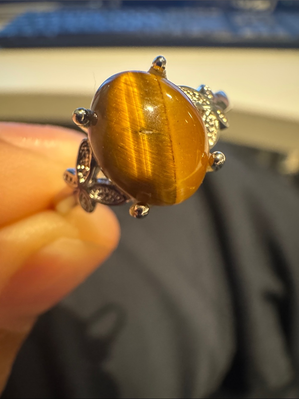 Tiger's Eye adjustable Silver tone Ring with Yellow Tiger Eye Cabochon - Picture 3 of 8